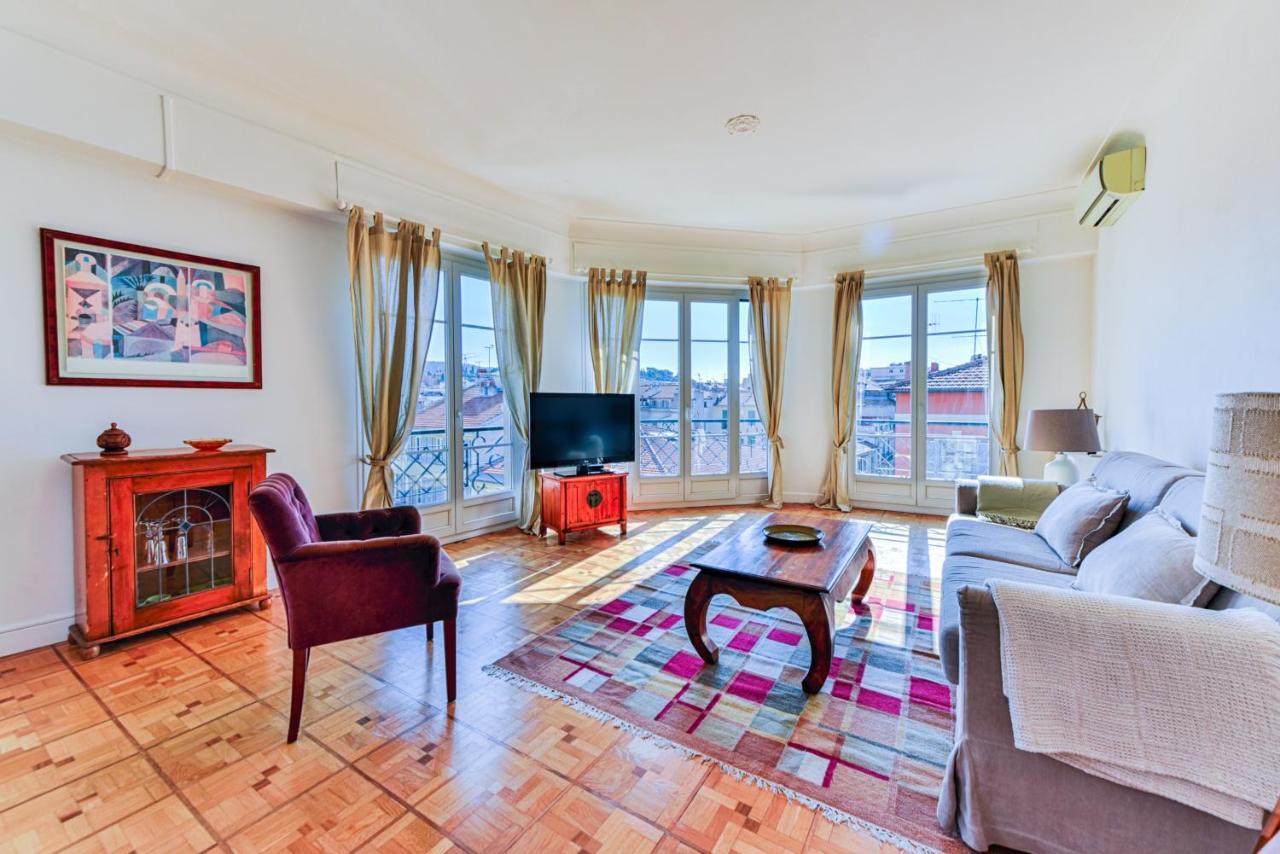 Le Voltaire Apartment *
